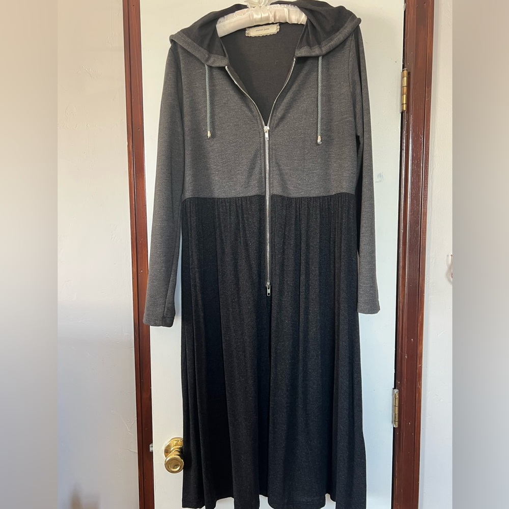 Sweet Jane two tone, full zip, hooded “dress”. Great layer over leggings.